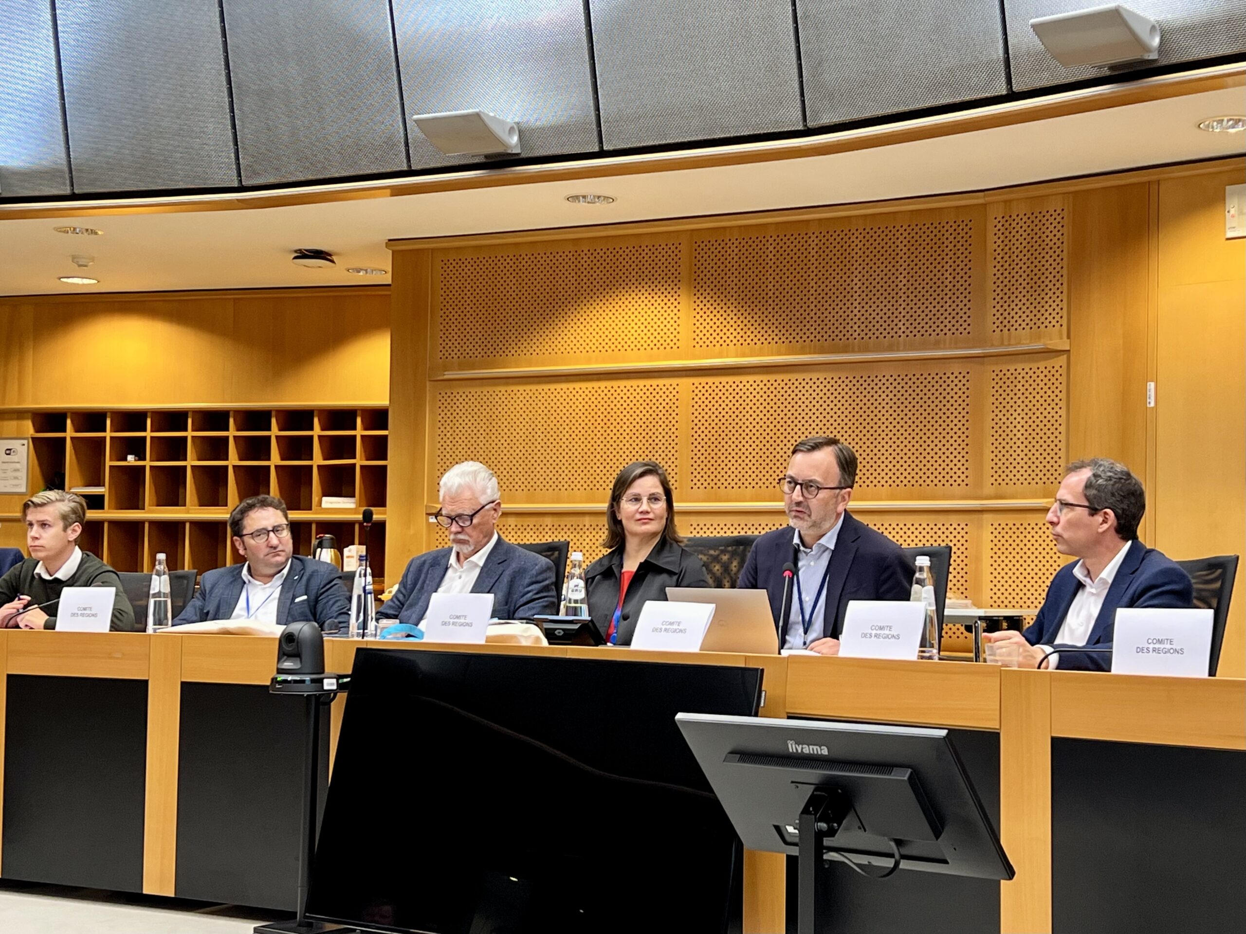 Supporting SMEs at the local and regional level